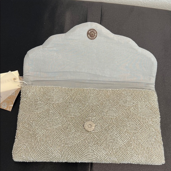 Antik Kraft | Silver Beaded Clutch